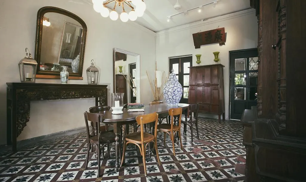 Muntri Mews Hotel George Town 4*,